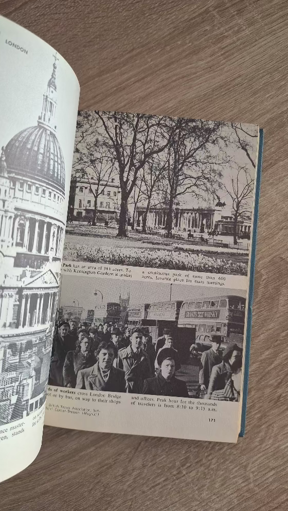 Around the World in 1,000 Pictures: A Photographic Encyclopedia of Travel to Foreign Lands (hardcover) εξώφυλλο βιβλίου 4