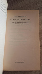 Charles Dickens - A Tale of Two Cities - εξώφυλλο βιβλίου