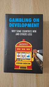 Stefan Dercon - Gambling on Development: Why Some Countries Win and Others Lose εξώφυλλο βιβλίου