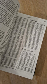 Good News Bible: With Deuterocanonical Books, Alsο Called the Apocrypha εξώφυλλο βιβλίου