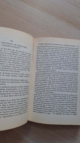 J.E. Meade - An Introduction to Economic Analysis and Policy εξώφυλλο βιβλίου 4