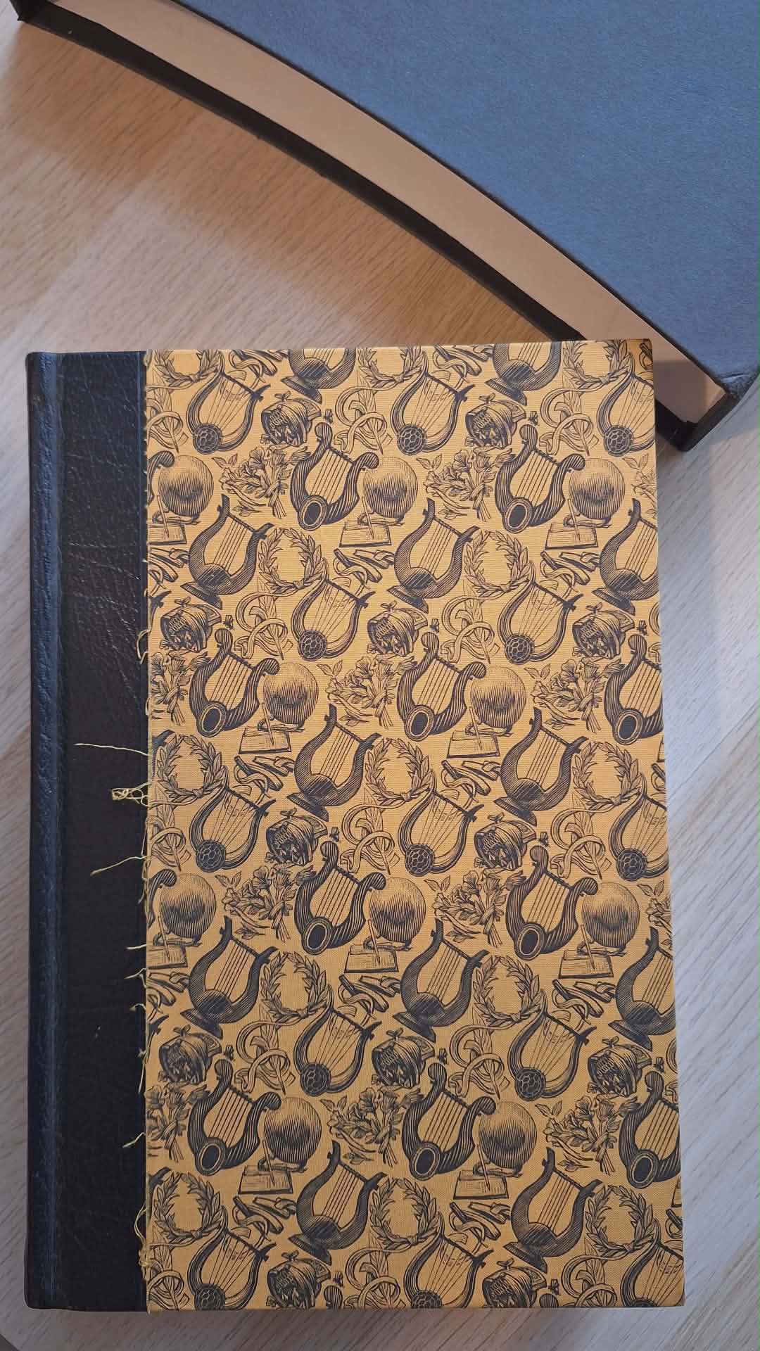 The Folio Golden Treasury: The Best Songs and Lyrical Poems in the English Language (The Folio Society) εξώφυλλο βιβλίου 4